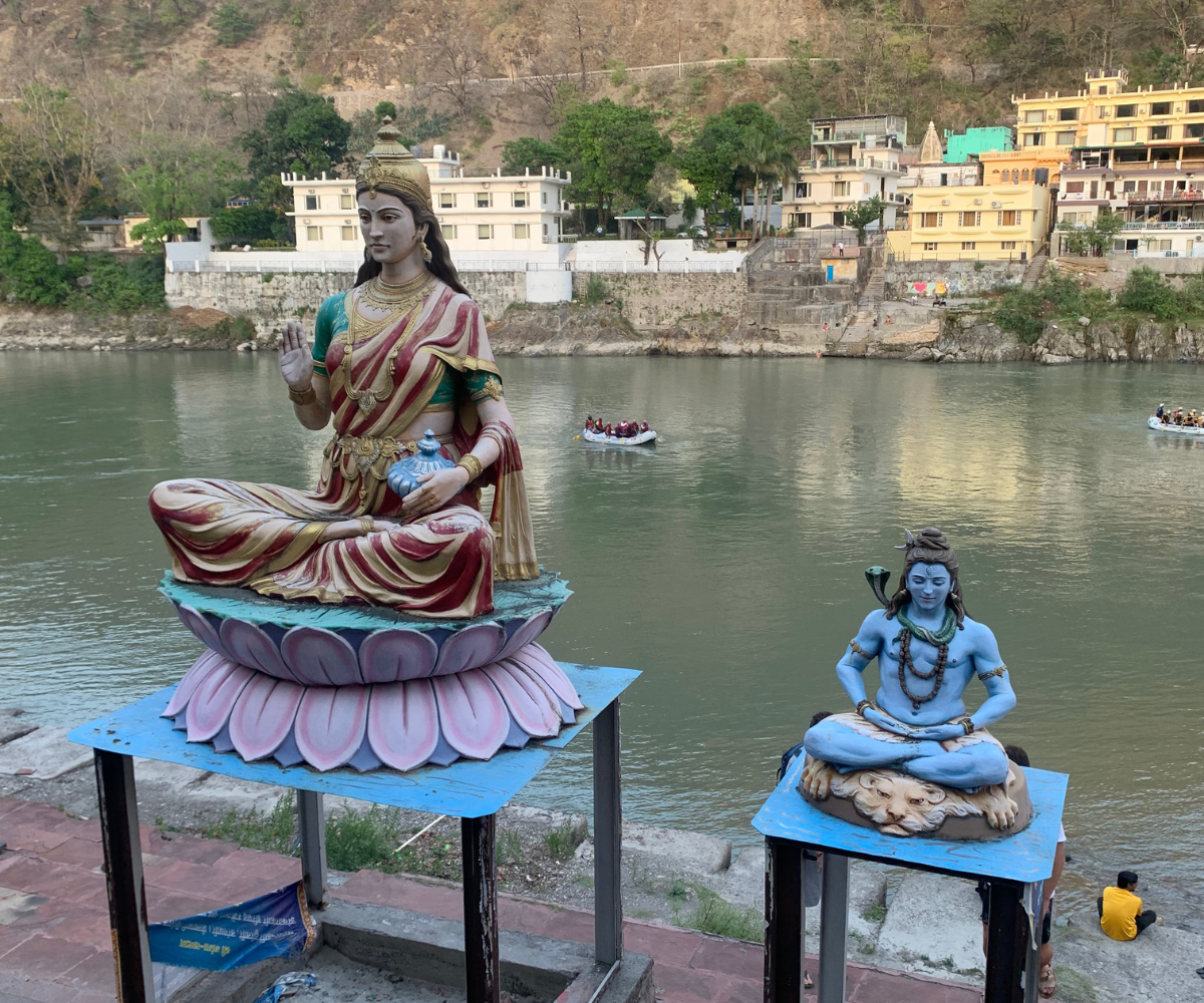 hindu Gods by the holy ganga - Panchakarma in Rishikesh