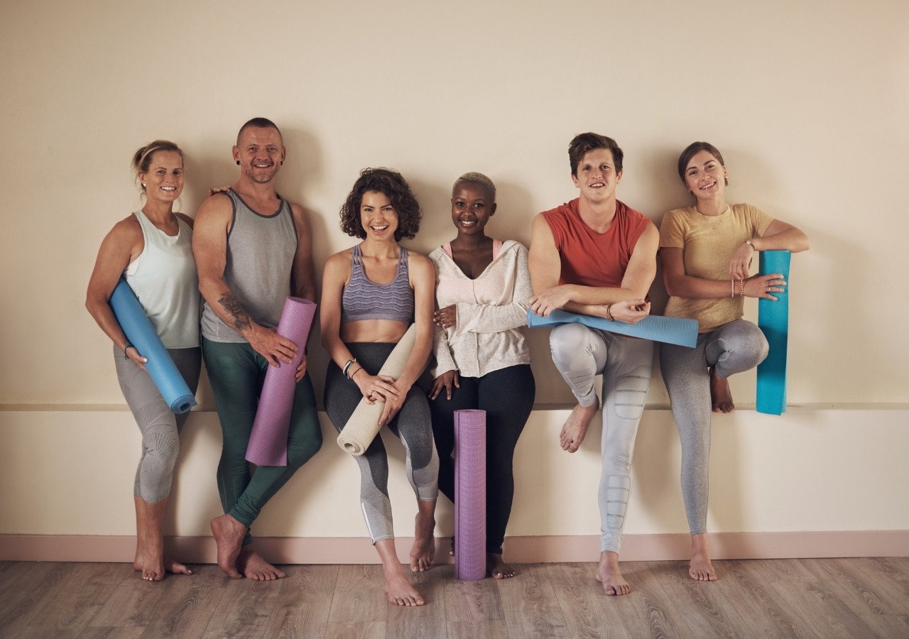 yoga-beginner-community-group-class-2025 Yoga Questions for Beginners: Finding the Right Class and Community